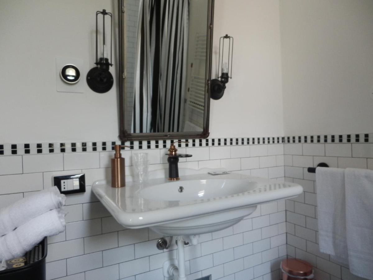 Bed and Breakfast Bb Sharingloft Sirmione Exterior foto