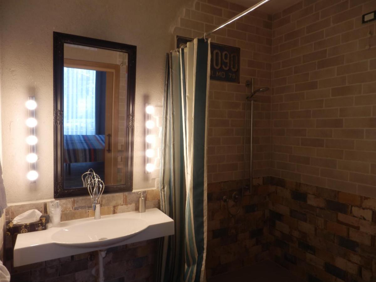 Bed and Breakfast Bb Sharingloft Sirmione Exterior foto
